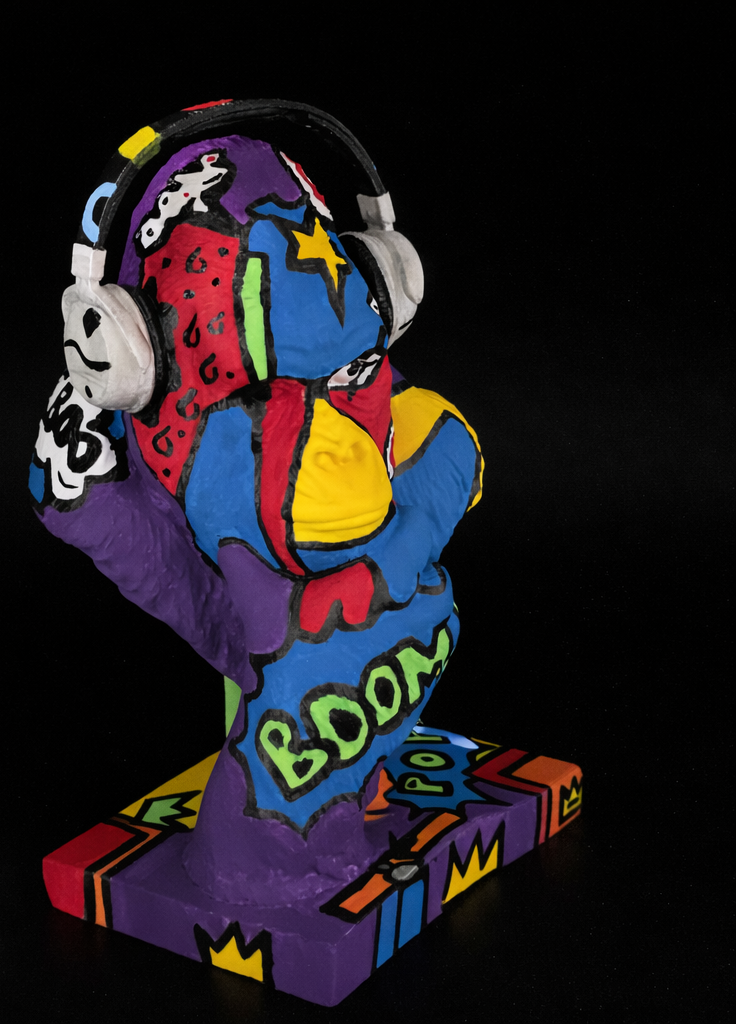 Gorilla Thinker – Scultura di Design con Cuffie